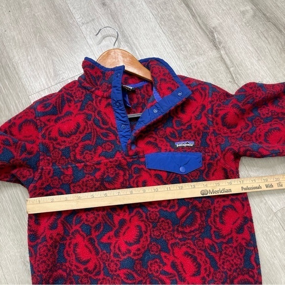 Patagonia Rare Red Lotus Flower Synchilla Pullover - Picture 5 of 9